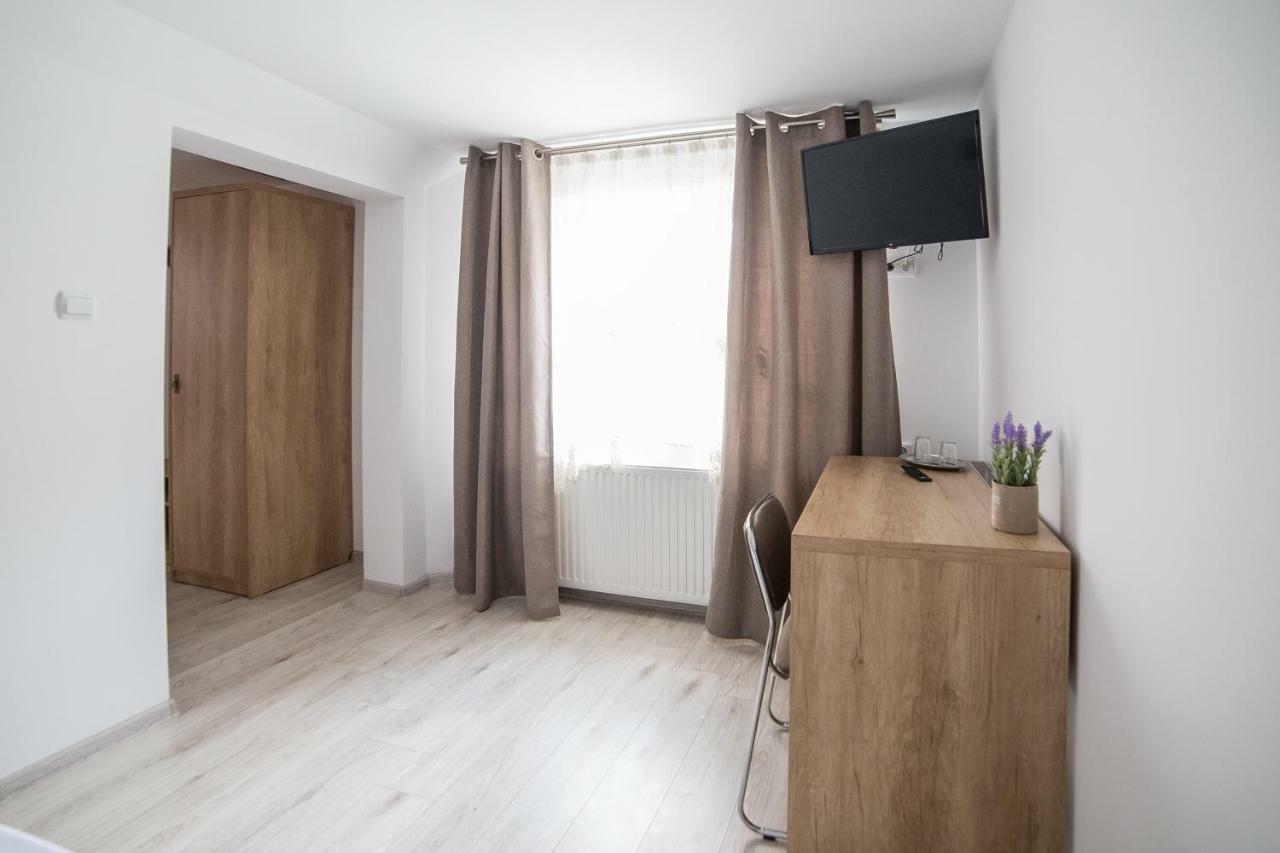 Casa Burduhos Hotell Câmpulung Moldovenesc Exteriör bild